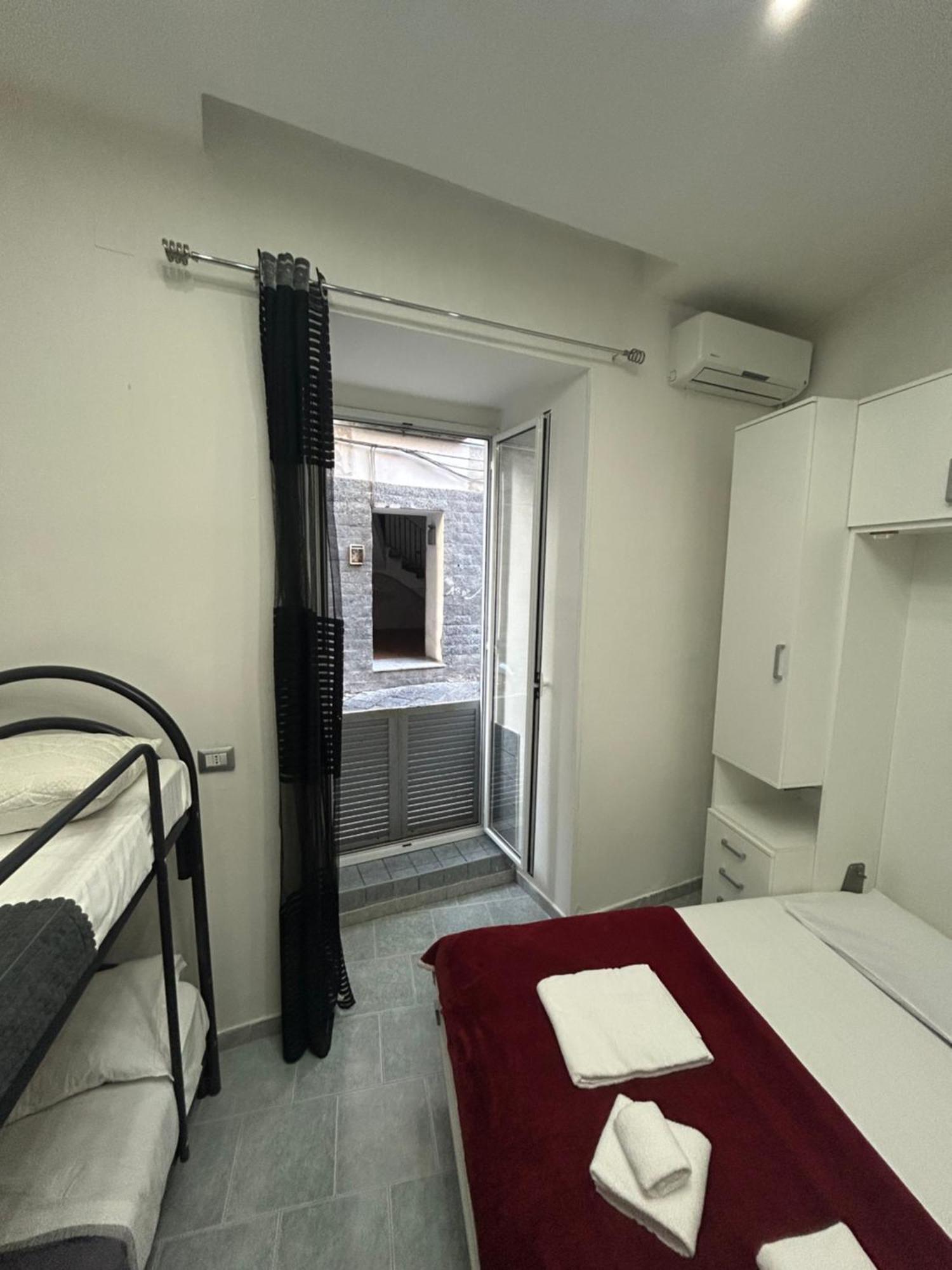 Da Concettina House Apartment Наполи Екстериор снимка
